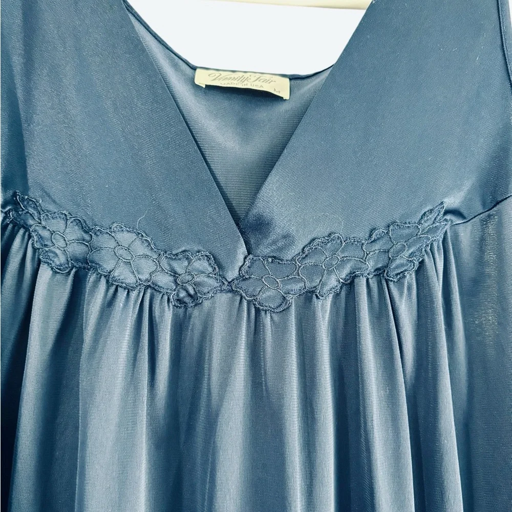 Vintage Vanity Fair Night Gown - Picture 9 of 11